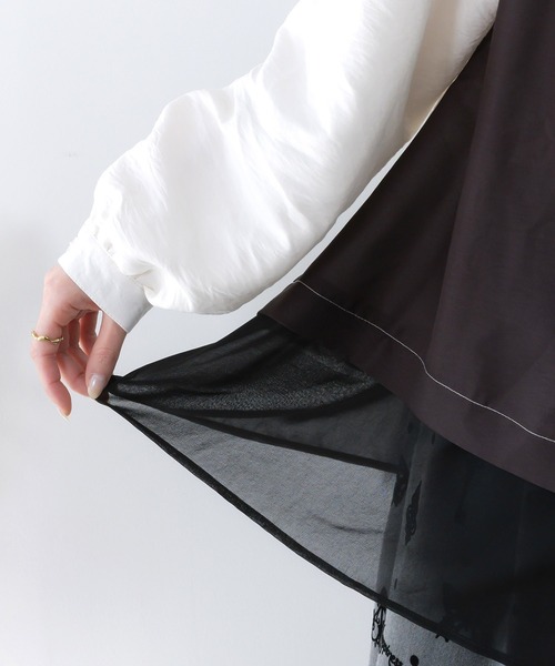 iS ScoLar（イズスカラー）の「561202：布帛ｘシフォン異素材切替バイカラー花柄シャツ（シャツ/ブラウス・レディース・パープル/オフホワイト・M）」の7枚目の写真