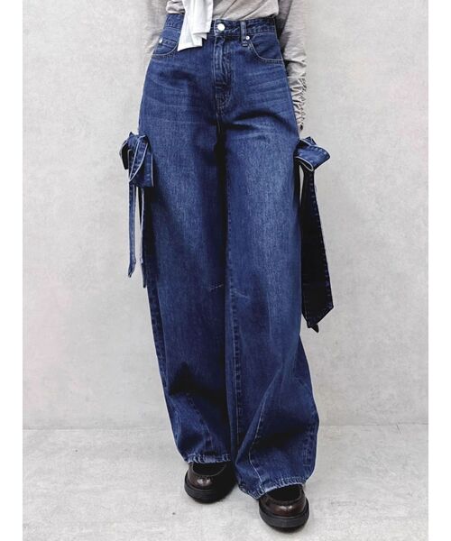 dazzlin（ダズリン）の「リボンバレルデニムパンツ（デニムパンツ・レディース・インディゴブルー/ライトブルー・MEDIUM/SMALL）」の2枚目の写真