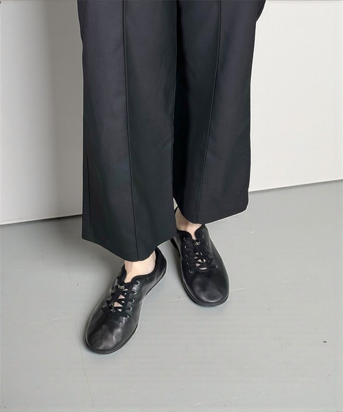 ASH（アッシュ）の「ASH/アッシュ【MINA BIS】レザーフラットシューズ ソフトレザー スリッポン ゴム紐 1.5cmヒール（スリッポン・レディース・ブラック・37/38/39）」の13枚目の写真