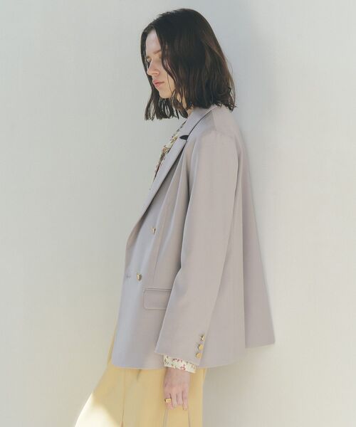 YECCA VECCA（イェッカヴェッカ）の「金釦テーラードジャケット（テーラードジャケット・レディース・ネイビー/グレイッシュベージュ・FREE）」の3枚目の写真