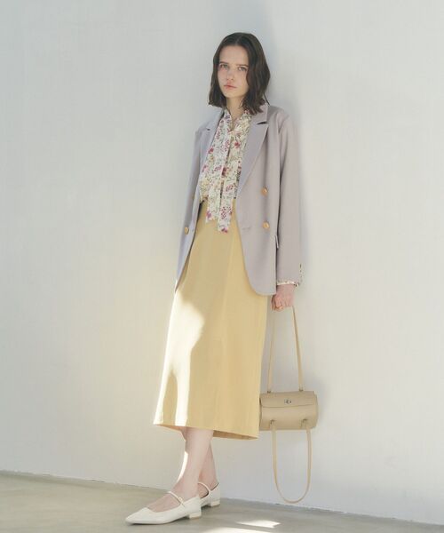 YECCA VECCA（イェッカヴェッカ）の「金釦テーラードジャケット（テーラードジャケット・レディース・ネイビー/グレイッシュベージュ・FREE）」の9枚目の写真