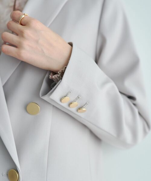 YECCA VECCA（イェッカヴェッカ）の「金釦テーラードジャケット（テーラードジャケット・レディース・ネイビー/グレイッシュベージュ・FREE）」の19枚目の写真