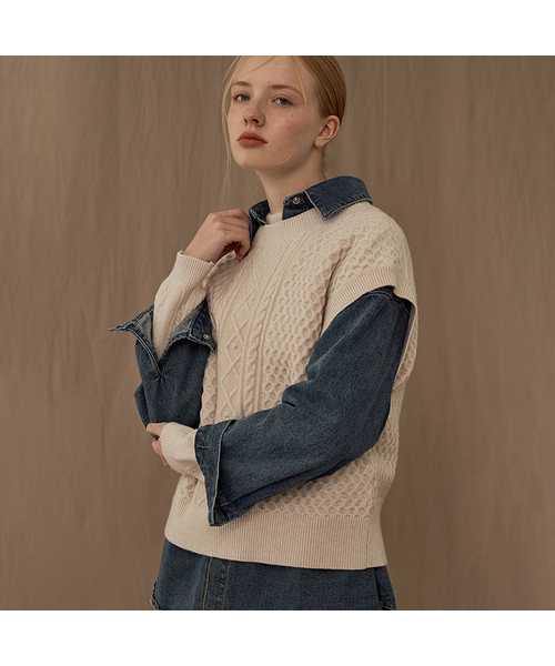 VASCARA(バスカラ)の「Cable Round neck Knit Vest (3colors)(ニット/セーター・レディース・ライトベージュ/ブラック/ブラウン・FREE)」の3枚目の写真