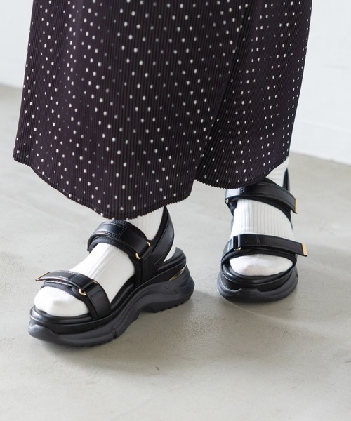 Elura（エルーラ）の「メタルポイントスポサン/637092（サンダル・レディース・オフホワイト/ブラウン/ブラック・MEDIUM/SMALL）」の3枚目の写真