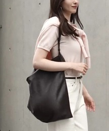 anuans（アニュアンス）の「レザーラージショルダーバッグ（ショルダーバッグ）」