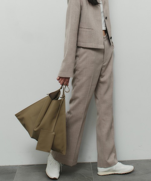 anuans（アニュアンス）の「レザーラージショルダーバッグ（ショルダーバッグ・レディース・ブラック/ベージュ/ブラウン・FREE）」の6枚目の写真