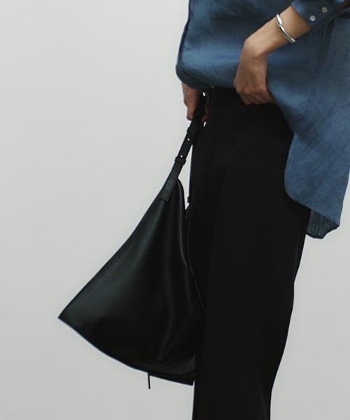 anuans（アニュアンス）の「レザーラージショルダーバッグ（ショルダーバッグ・レディース・ブラック/ベージュ/ブラウン・FREE）」の11枚目の写真