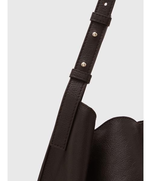 anuans（アニュアンス）の「レザーラージショルダーバッグ（ショルダーバッグ・レディース・ブラック/ベージュ/ブラウン・FREE）」の20枚目の写真