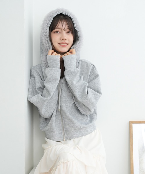 スフレチュールフリルパーカーを使った人気ファッションコーディネート 