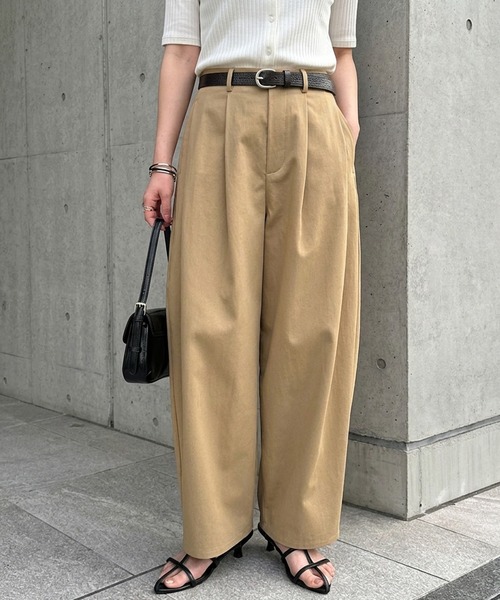 GeeRA(ジーラ)の「【S-XLサイズ展開/低身長サイズ有】カーブタックワイドパンツ(その他パンツ・レディース・ブラック/ライトベージュ/ベージュ・SMALL/MEDIUM/LARGE/X-LARGE)」の1枚目の写真