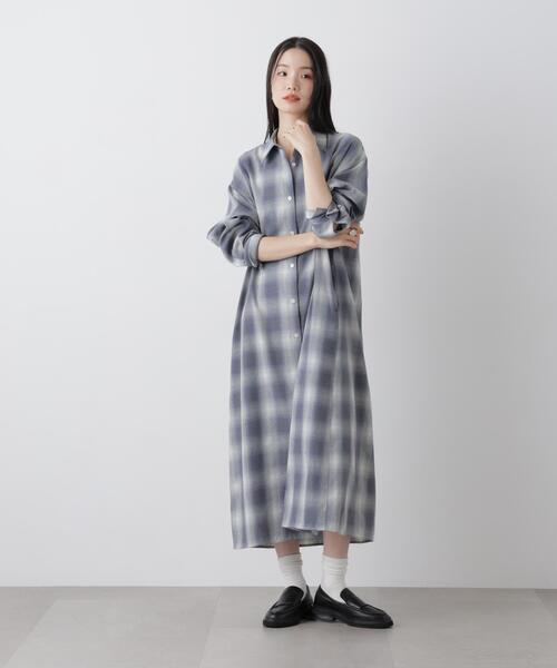 NANO universe（ナノユニバース）の「オンブレーツイルチェックシャツワンピース（シャツワンピース・レディース・ブルー/ベージュ/アイボリー・FREE）」の3枚目の写真