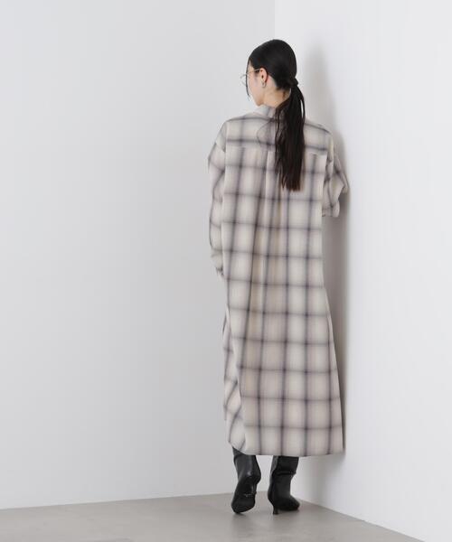 NANO universe（ナノユニバース）の「オンブレーツイルチェックシャツワンピース（シャツワンピース・レディース・ブルー/ベージュ/アイボリー・FREE）」の7枚目の写真