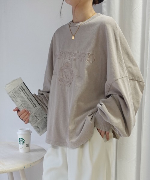CORNERS（コーナーズ）の「ピグメント刺繍オーバーサイズロンT（Tシャツ/カットソー・レディース・グレイッシュベージュ/アイボリー/ネイビー/チャコールグレー・FREE）」の3枚目の写真
