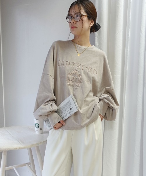 CORNERS（コーナーズ）の「ピグメント刺繍オーバーサイズロンT（Tシャツ/カットソー・レディース・グレイッシュベージュ/アイボリー/ネイビー/チャコールグレー・FREE）」の10枚目の写真