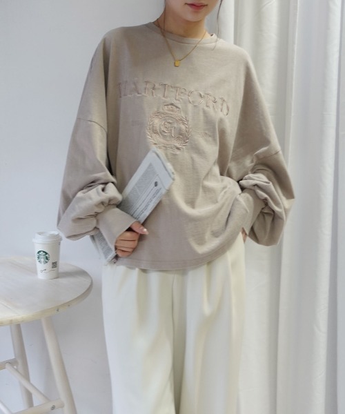 CORNERS（コーナーズ）の「ピグメント刺繍オーバーサイズロンT（Tシャツ/カットソー・レディース・グレイッシュベージュ/アイボリー/ネイビー/チャコールグレー・FREE）」の11枚目の写真