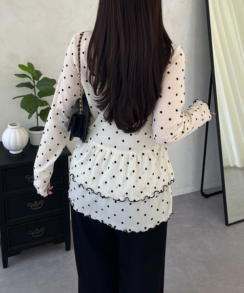 prose verse（プロズヴェール）の「フロッキードットシアーフリルペプラムトップス（Tシャツ/カットソー・レディース・ブラック/アイボリー・LARGE/MEDIUM）」の7枚目の写真