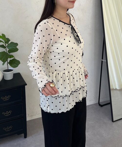 prose verse（プロズヴェール）の「フロッキードットシアーフリルペプラムトップス（Tシャツ/カットソー・レディース・ブラック/アイボリー・LARGE/MEDIUM）」の11枚目の写真