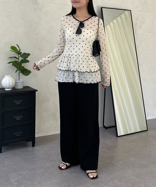 prose verse（プロズヴェール）の「フロッキードットシアーフリルペプラムトップス（Tシャツ/カットソー・レディース・ブラック/アイボリー・LARGE/MEDIUM）」の15枚目の写真