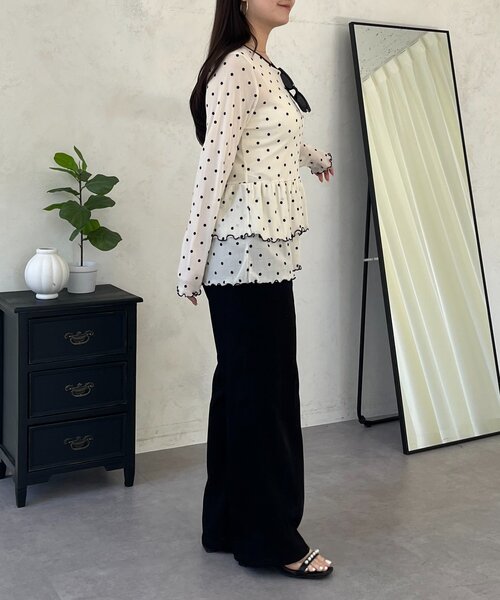 prose verse（プロズヴェール）の「フロッキードットシアーフリルペプラムトップス（Tシャツ/カットソー・レディース・ブラック/アイボリー・LARGE/MEDIUM）」の21枚目の写真