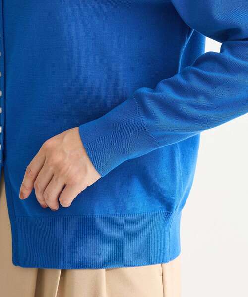 Green Parks(グリーンパークス)の「パール調ボタン付き2WAYニットプルオーバー(ニット/セーター・レディース・オフホワイト/ブルー/ブラック・FREE)」の11枚目の写真