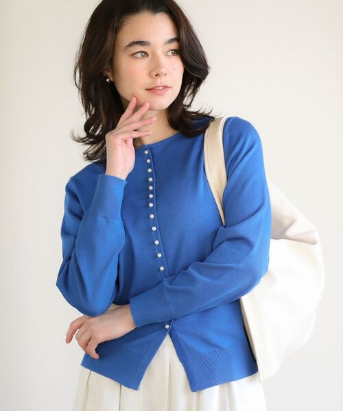 Green Parks(グリーンパークス)の「パール調ボタン付き2WAYニットプルオーバー(ニット/セーター・レディース・オフホワイト/ブルー/ブラック・FREE)」の17枚目の写真