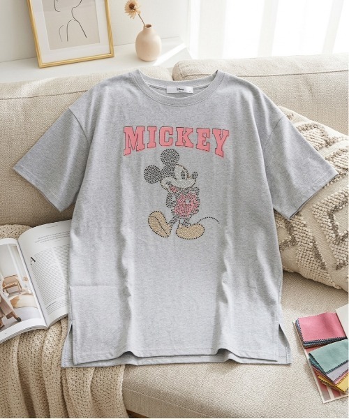 Disney(ディズニー)の「【DISNEY/ディズニー】ミッキーマウス ラインストーン半袖Tシャツ(Tシャツ/カットソー・レディース・トップグレー/サックスブルー/ブラック/ラベンダー・LARGE/MEDIUM)」の2枚目の写真
