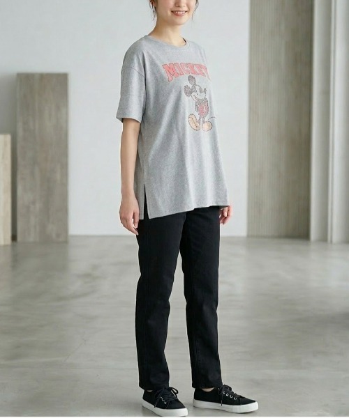 Disney(ディズニー)の「【DISNEY/ディズニー】ミッキーマウス ラインストーン半袖Tシャツ(Tシャツ/カットソー・レディース・トップグレー/サックスブルー/ブラック/ラベンダー・LARGE/MEDIUM)」の15枚目の写真
