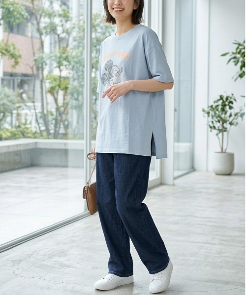 Disney(ディズニー)の「【DISNEY/ディズニー】ミッキーマウス ラインストーン半袖Tシャツ(Tシャツ/カットソー・レディース・トップグレー/サックスブルー/ブラック/ラベンダー・LARGE/MEDIUM)」の17枚目の写真
