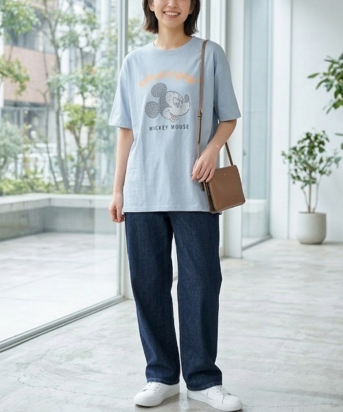 Disney(ディズニー)の「【DISNEY/ディズニー】ミッキーマウス ラインストーン半袖Tシャツ(Tシャツ/カットソー・レディース・トップグレー/サックスブルー/ブラック/ラベンダー・LARGE/MEDIUM)」の18枚目の写真