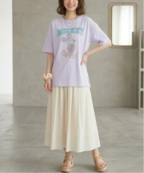 Disney(ディズニー)の「【DISNEY/ディズニー】ミッキーマウス ラインストーン半袖Tシャツ(Tシャツ/カットソー・レディース・トップグレー/サックスブルー/ブラック/ラベンダー・LARGE/MEDIUM)」の20枚目の写真