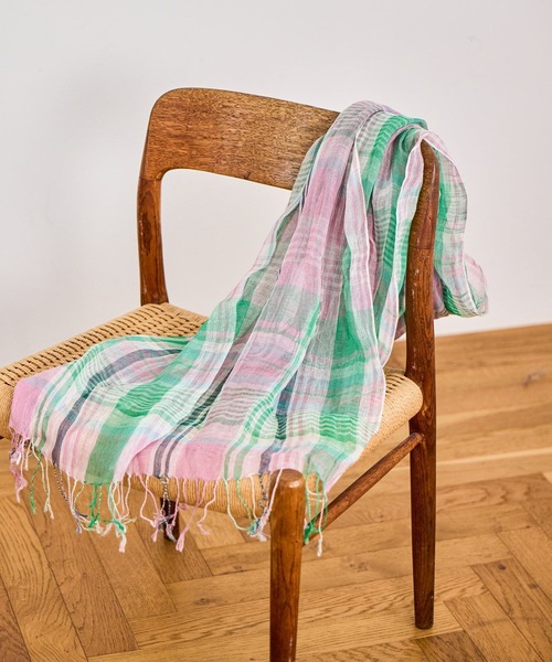 studio CLIP(スタディオクリップ)の「フレンチリネンチェック柄ストール(ストール/ショール・レディース・イエロー/ブラック/ピンク/レッド・FREE)」の3枚目の写真