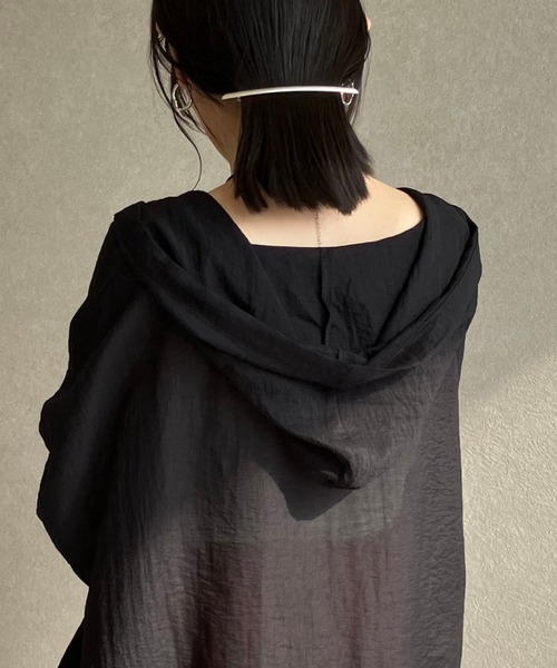 zena(ジェナ)の「フード付きシアービッグシャツ(シャツ/ブラウス・レディース・ブラック/グレー/サックスブルー・MEDIUM)」の4枚目の写真