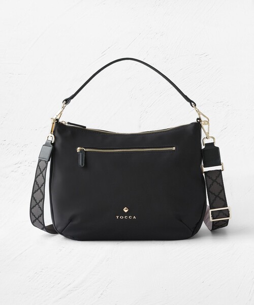 TOCCA(トッカ)の「CUSHION SILHOUETTE NYLON BAG マルチWAY バッグ(ショルダーバッグ・レディース・ネイビー系/ブラック系/ベージュ系/ライトグレー系・F)」の11枚目の写真
