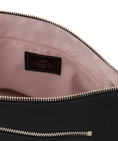 TOCCA(トッカ)の「CUSHION SILHOUETTE NYLON BAG マルチWAY バッグ(ショルダーバッグ・レディース・ネイビー系/ブラック系/ベージュ系/ライトグレー系・F)」の13枚目の写真
