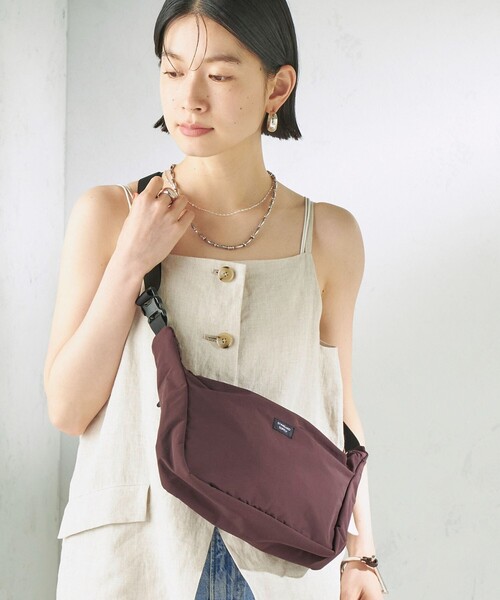 STANDARD SUPPLY（スタンダードサプライ）の「【SHIPS別注】STANDARD SUPPLY: トライアングル ショルダー（ショルダーバッグ・レディース・ブラック/ライトオリーブ/ブラウン・ONE SIZE）」の2枚目の写真