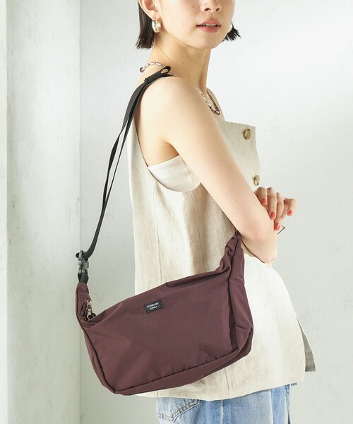 STANDARD SUPPLY（スタンダードサプライ）の「【SHIPS別注】STANDARD SUPPLY: トライアングル ショルダー（ショルダーバッグ・レディース・ブラック/ライトオリーブ/ブラウン・ONE SIZE）」の8枚目の写真