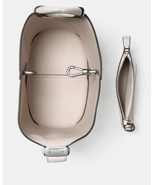 kate spade new york（ケイトスペード ニューヨーク）の「ヘイロー ファイン グレインレザー ミニ バケット（ショルダーバッグ・レディース・ベージュ・ONESIZE）」の6枚目の写真