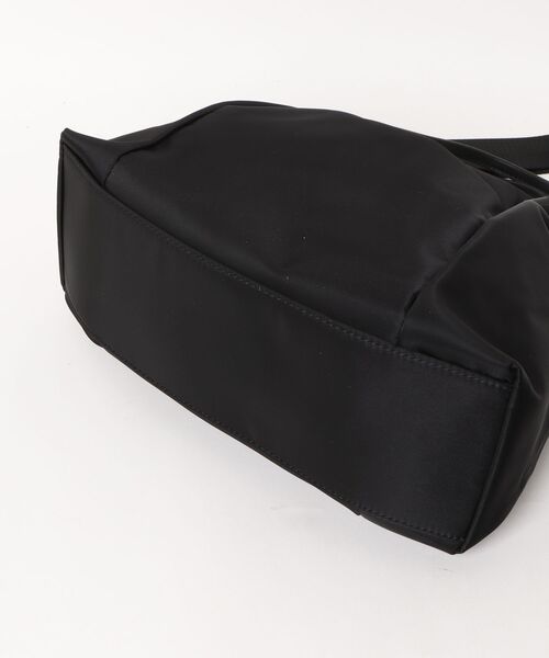 LAULEN（ローレン）の「nylon combi switching boston handbag /ナイロンコンビ切替ボストンハンドバッグ（ボストンバッグ・レディース・ブラック/ライトグレー・FREE）」の4枚目の写真