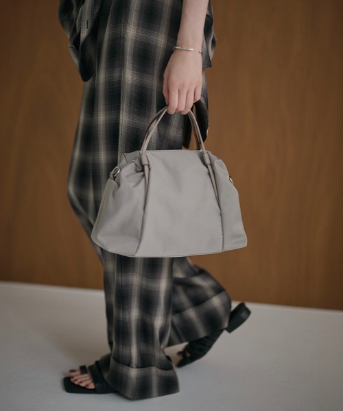 LAULEN（ローレン）の「nylon combi switching boston handbag /ナイロンコンビ切替ボストンハンドバッグ（ボストンバッグ・レディース・ブラック/ライトグレー・FREE）」の17枚目の写真