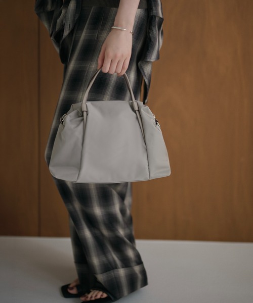 LAULEN（ローレン）の「nylon combi switching boston handbag /ナイロンコンビ切替ボストンハンドバッグ（ボストンバッグ・レディース・ブラック/ライトグレー・FREE）」の18枚目の写真