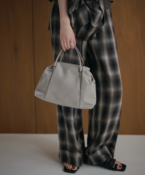LAULEN（ローレン）の「nylon combi switching boston handbag /ナイロンコンビ切替ボストンハンドバッグ（ボストンバッグ・レディース・ブラック/ライトグレー・FREE）」の19枚目の写真