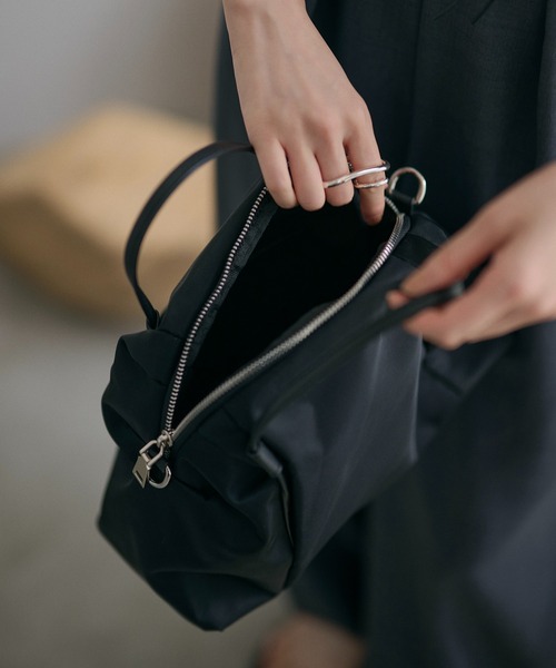 LAULEN（ローレン）の「nylon combi switching boston handbag /ナイロンコンビ切替ボストンハンドバッグ（ボストンバッグ・レディース・ブラック/ライトグレー・FREE）」の14枚目の写真