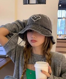 WARAIJOGO（ワライジョウゴ）の「EK575/ハート刺繍バケットハット/ユニセックス(NEZ)（ハット）」