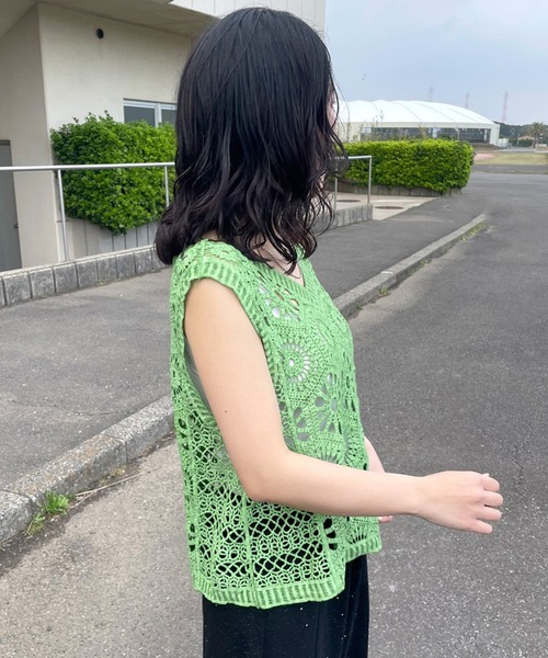 CRB(シーアールビー)の「クロシェ編2WAYノースリーブニットトップス(ニット/セーター・レディース・ブラック/アイボリー/グリーン/ダークグリーン・F)」の20枚目の写真