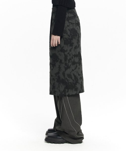 MAISON MINED（メゾンミネド）の「(W) MONOCHROME OVER WRAP SKIRT（スカート・レディース・その他・1/2）」の3枚目の写真