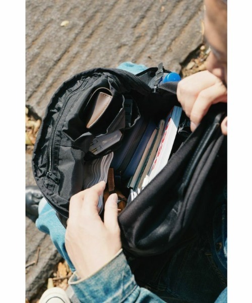 AS2OV(アッソブ)の「【AS2OV/アッソブ】 EXCLUSIVE BALLISTIC NYLON 2POCKET DAYPACK / デイパック バックパック(バックパック/リュック・メンズ・カーキ/ブラック・FREE)」の8枚目の写真