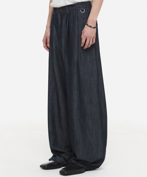 DNSR（ディーエヌエスアール）の「ドレープカーブドスラックスインディゴ（その他パンツ・メンズ・その他・SMALL/MEDIUM/LARGE/X-LARGE）」の2枚目の写真
