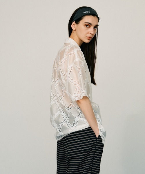 PRANK PROJECT(プランクプロジェクト)の「クロスレースオープンカラーシャツ / Cross-Lace Open-Neck Shirt(シャツ/ブラウス・レディース・ホワイト/ブラック・FREE)」の8枚目の写真