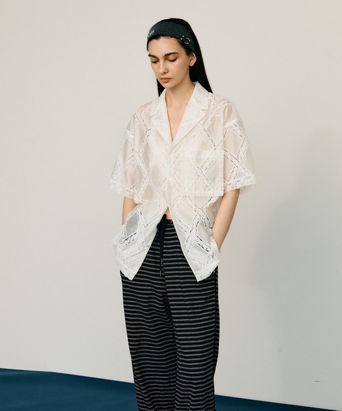 PRANK PROJECT(プランクプロジェクト)の「クロスレースオープンカラーシャツ / Cross-Lace Open-Neck Shirt(シャツ/ブラウス・レディース・ホワイト/ブラック・FREE)」の7枚目の写真