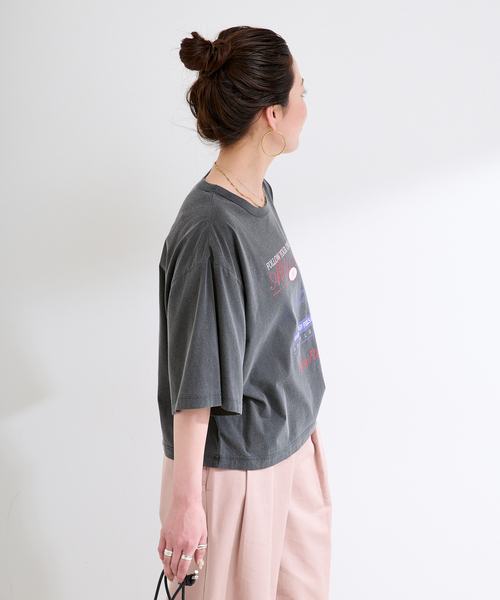 Simplicite(サンプリシテ)の「手洗い可 / ピグメントロゴTEE(Tシャツ/カットソー・レディース・チャコールグレー/ブラウン/ホワイト・FREE)」の8枚目の写真